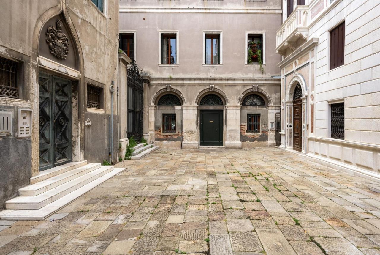 Palazzo Borgoloco Apartment Venice Exterior photo